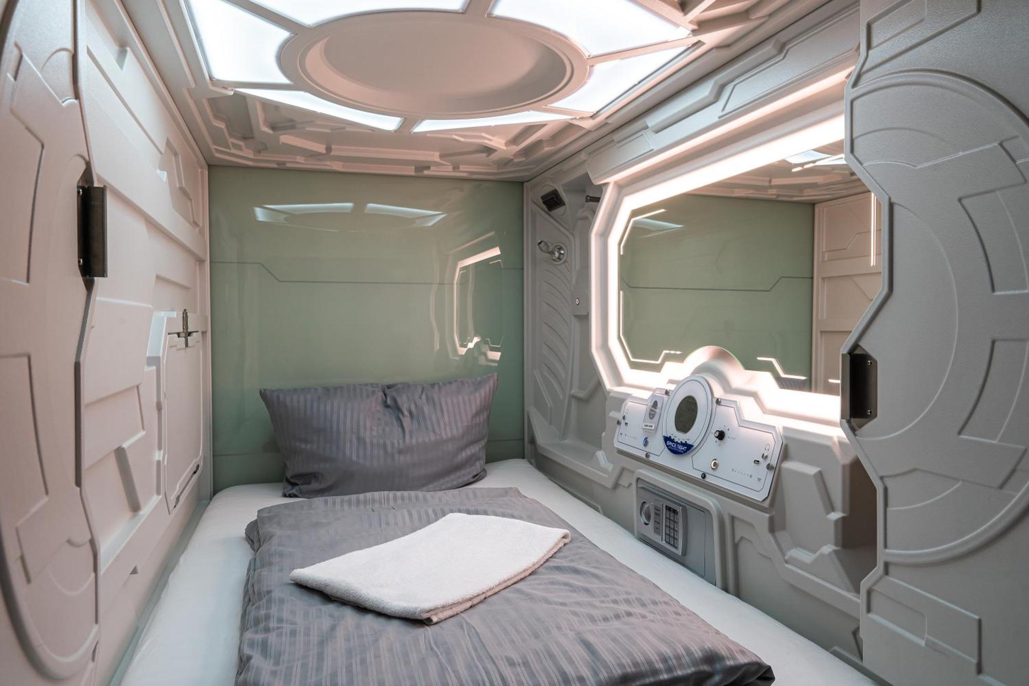 Single Capsule